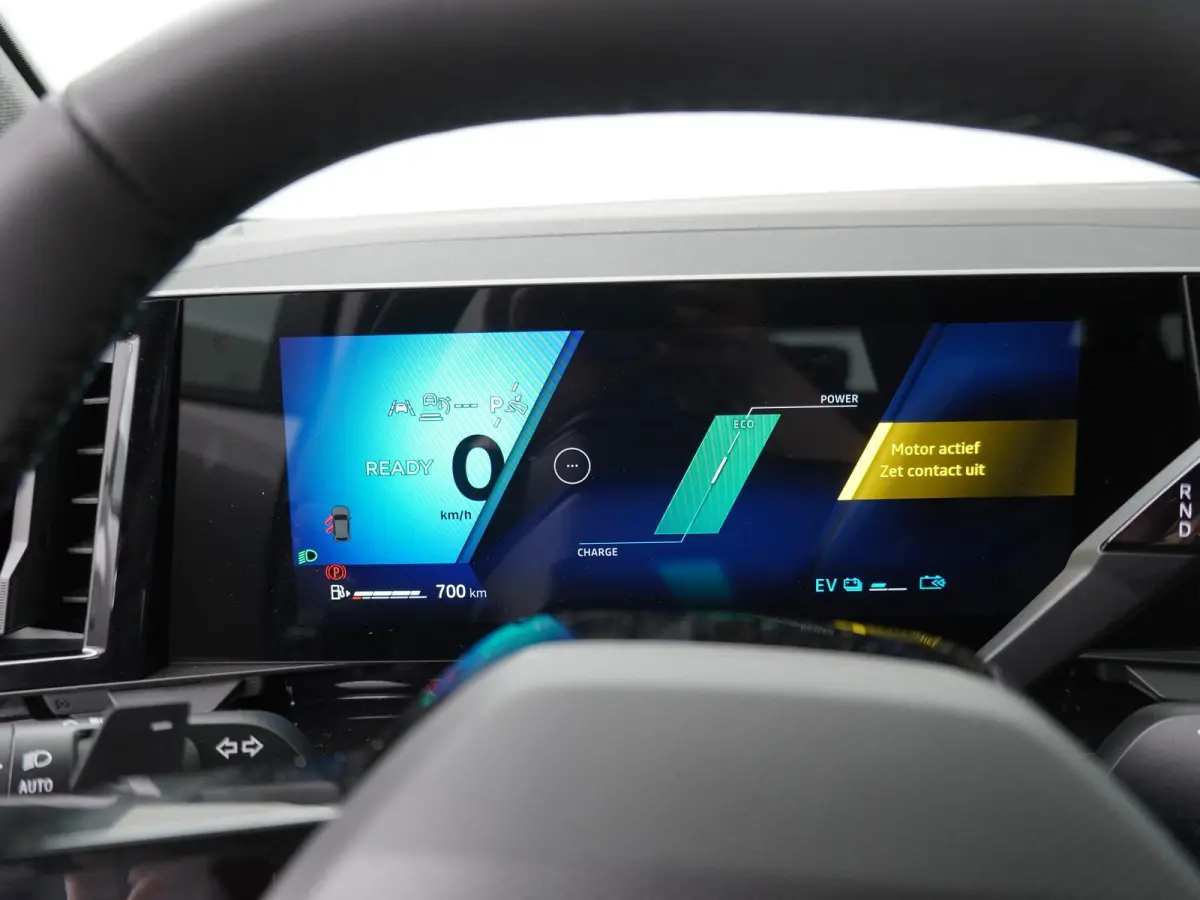 evolution full hybrid E-Tech 200 | Parkeercamera | Google Navigatie | Keyless Entry |