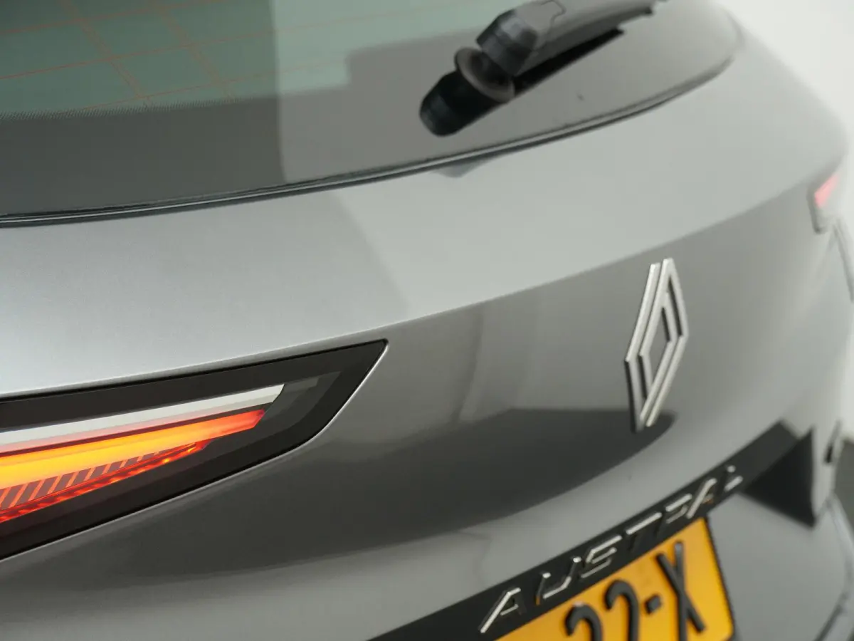 evolution full hybrid E-Tech 200 | Parkeercamera | Google Navigatie | Keyless Entry |