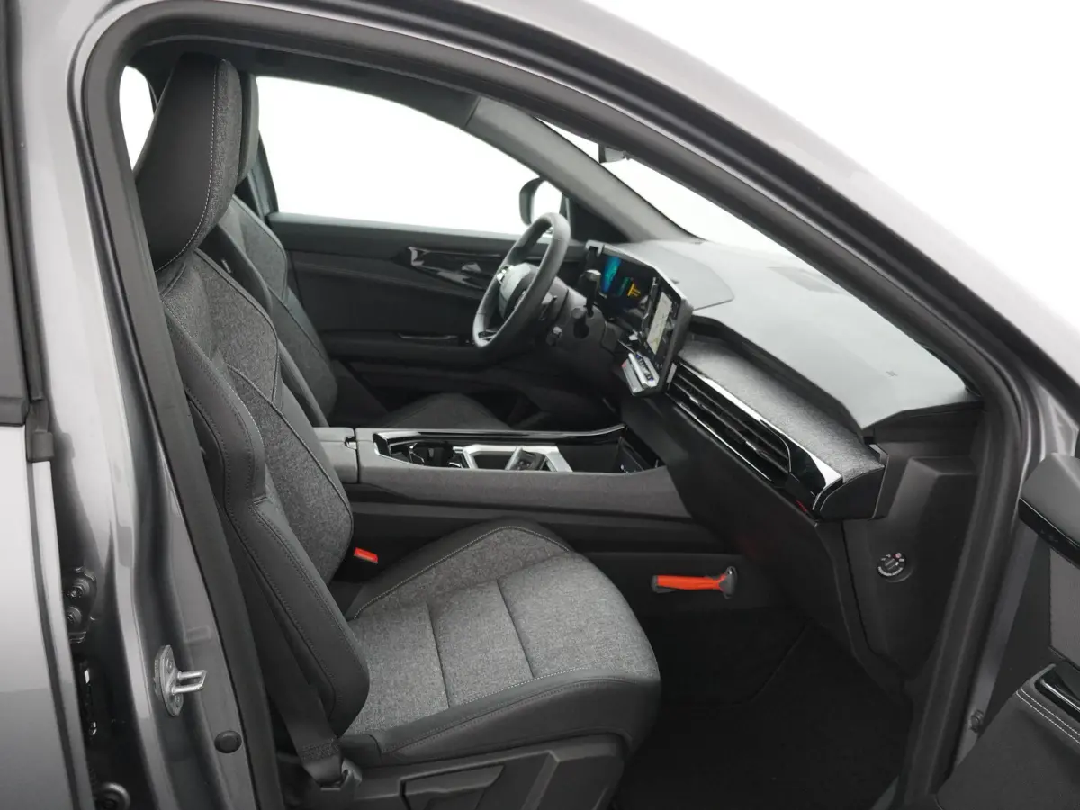 evolution full hybrid E-Tech 200 | Parkeercamera | Google Navigatie | Keyless Entry |