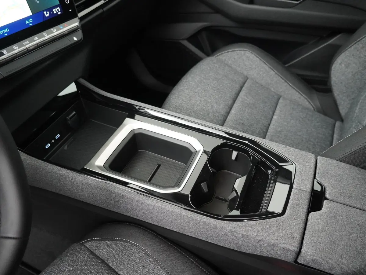 evolution full hybrid E-Tech 200 | Parkeercamera | Google Navigatie | Keyless Entry |