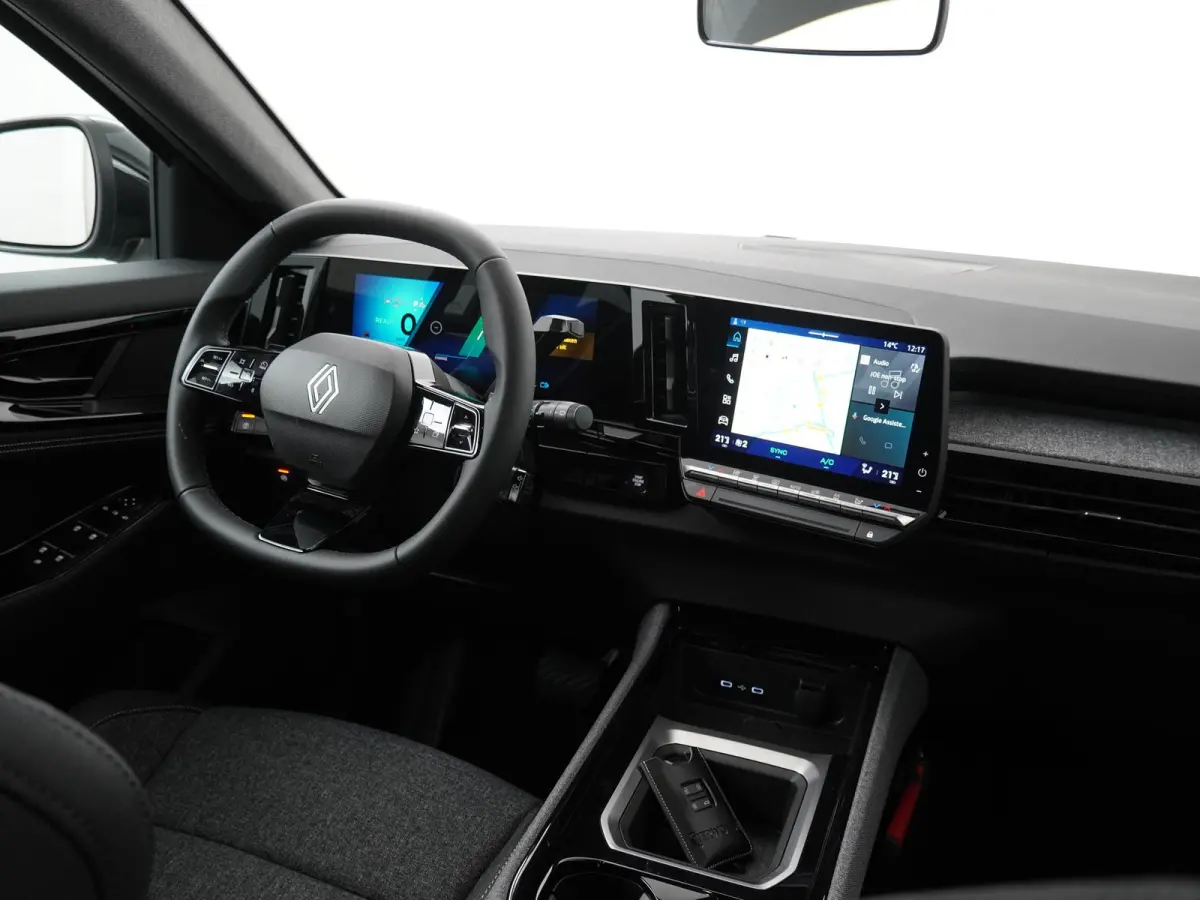 evolution full hybrid E-Tech 200 | Parkeercamera | Google Navigatie | Keyless Entry |