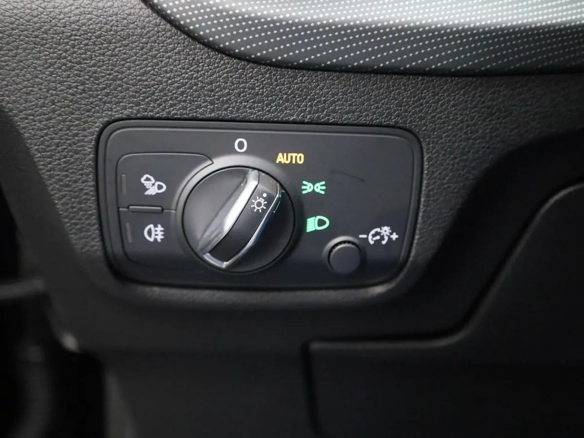 35 TFSI S Edition 150 PK l Cruise control l Climate Control l Navigatie l Parkeersensoren l Achteruitrijcamera l Matrix-LED l Apple Carplay / Android Auto l Audi virtual cockpit l Lichtmetal