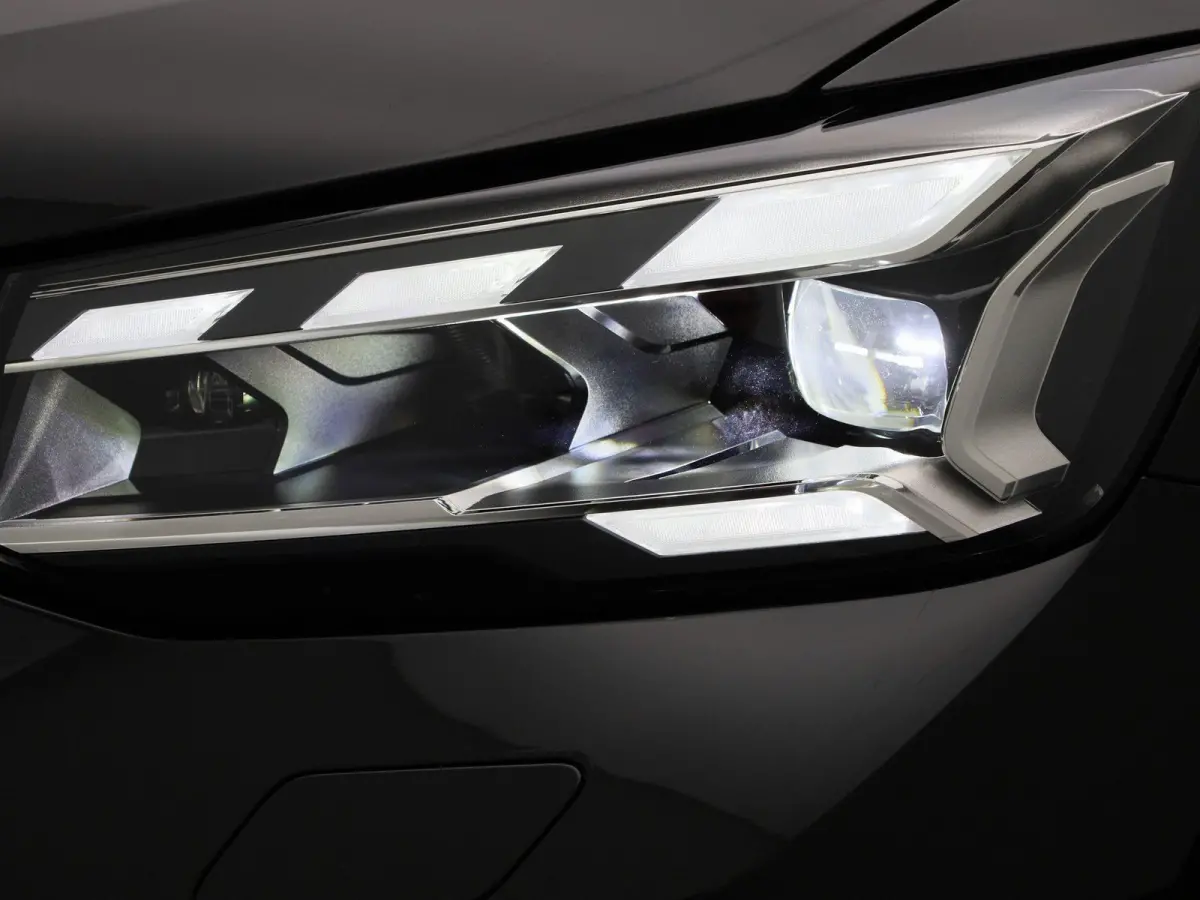 35 TFSI S Edition 150 PK l Cruise control l Climate Control l Navigatie l Parkeersensoren l Achteruitrijcamera l Matrix-LED l Apple Carplay / Android Auto l Audi virtual cockpit l Lichtmetal