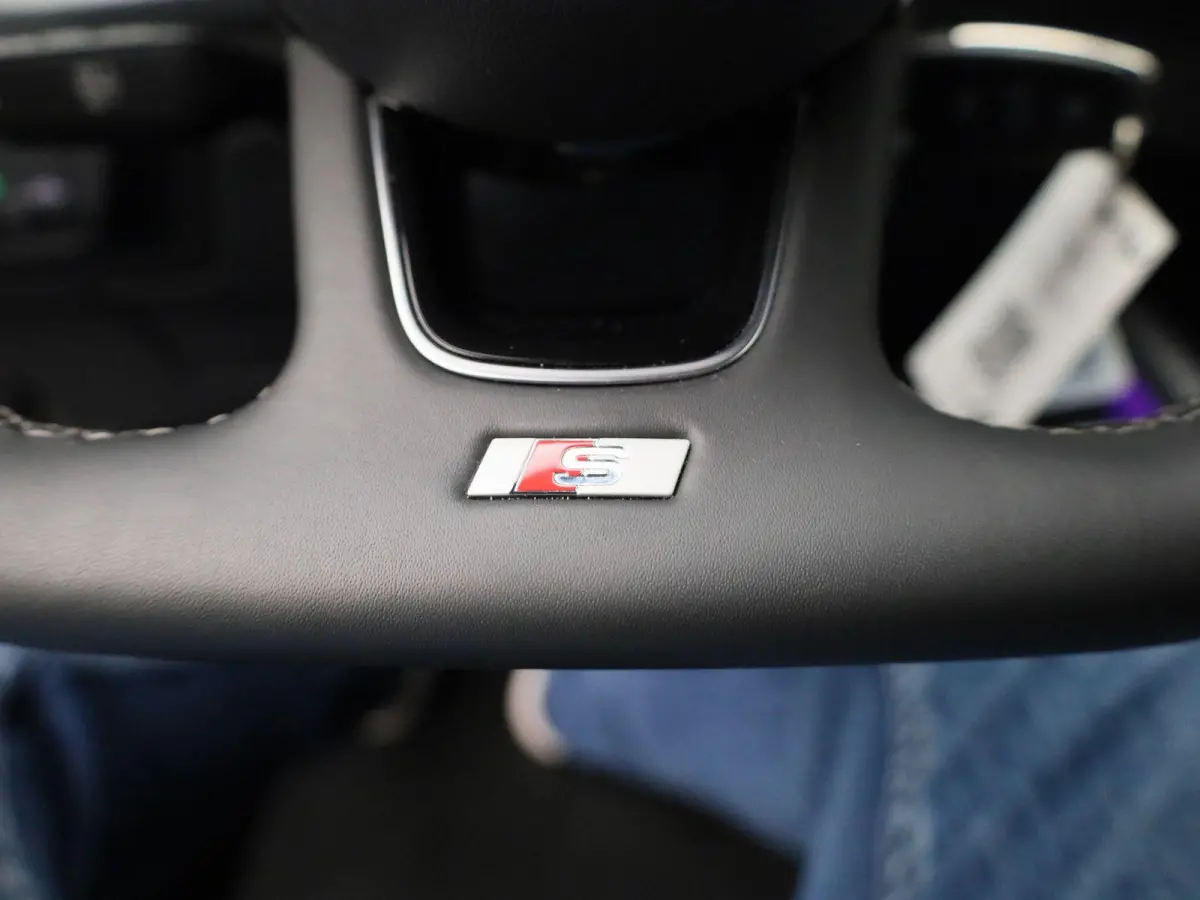 35 TFSI S Edition 150 PK l Cruise control l Climate Control l Navigatie l Parkeersensoren l Achteruitrijcamera l Matrix-LED l Apple Carplay / Android Auto l Audi virtual cockpit l Lichtmetal