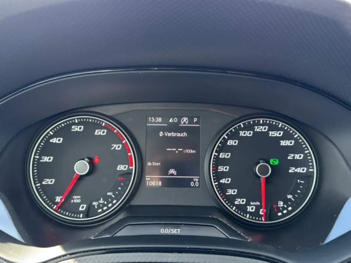 1.0 TSI DSG STYLE LED/NAVI/CRUISE/STOELVERW/PDC