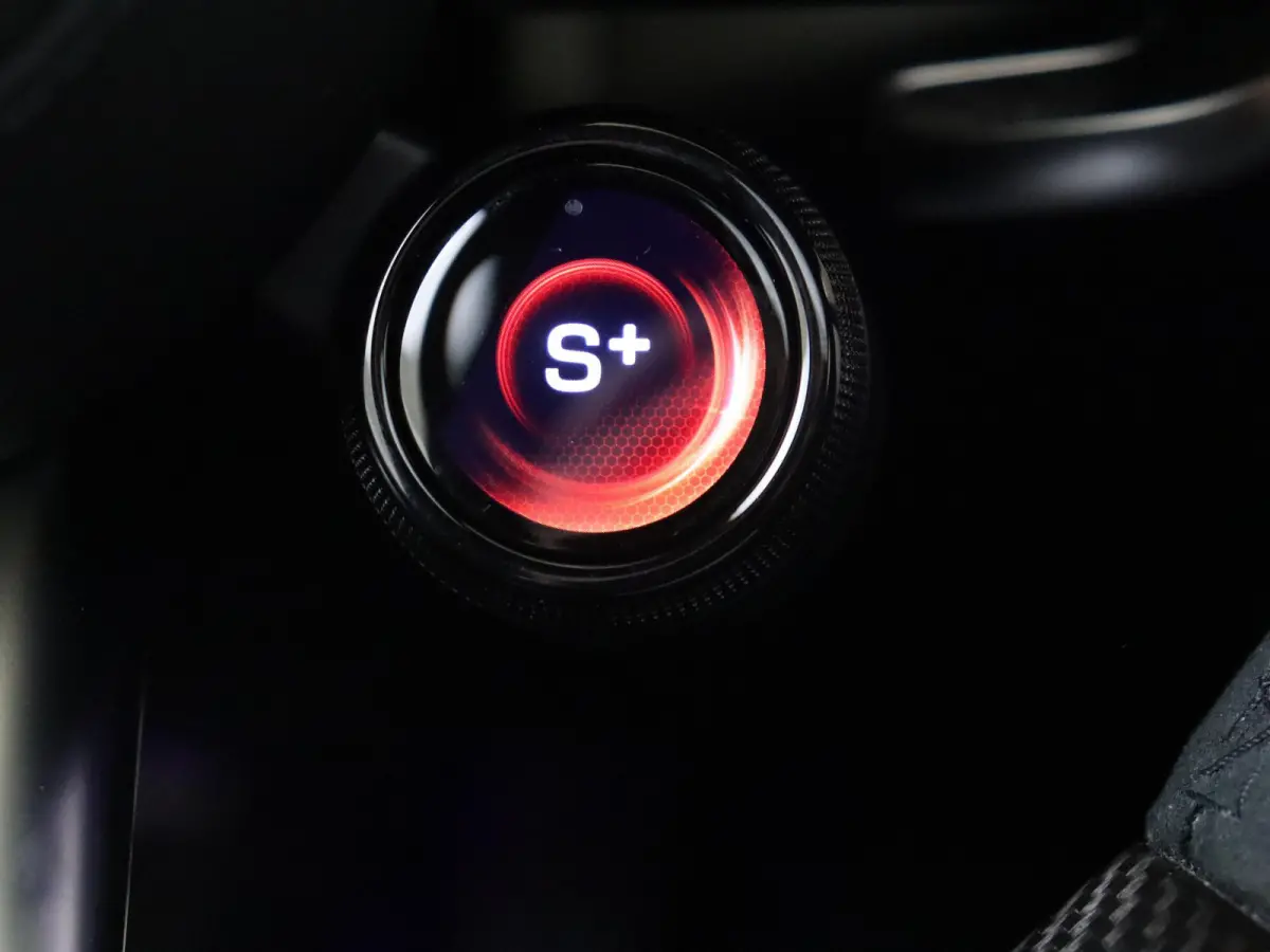 AMG 63 S E Performance /Panoramadak / Burmester 4D/ Rijassistentiepakket /Achterasbesturing /Massage stoelen /
