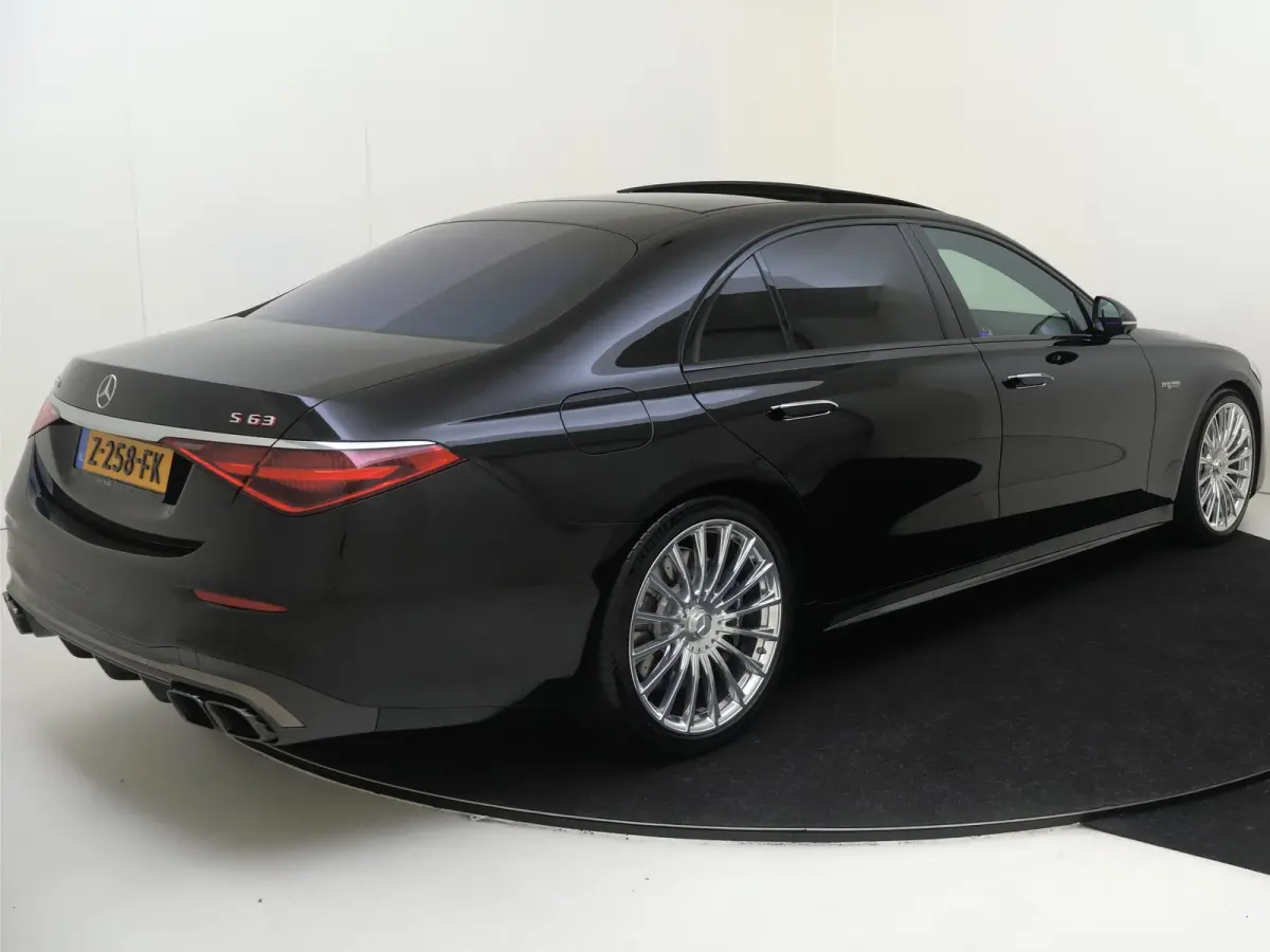 AMG 63 S E Performance /Panoramadak / Burmester 4D/ Rijassistentiepakket /Achterasbesturing /Massage stoelen /