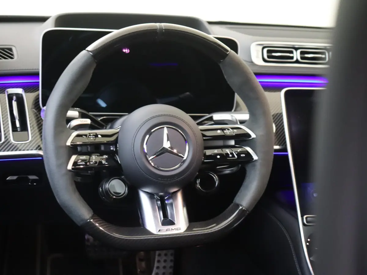 AMG 63 S E Performance /Panoramadak / Burmester 4D/ Rijassistentiepakket /Achterasbesturing /Massage stoelen /