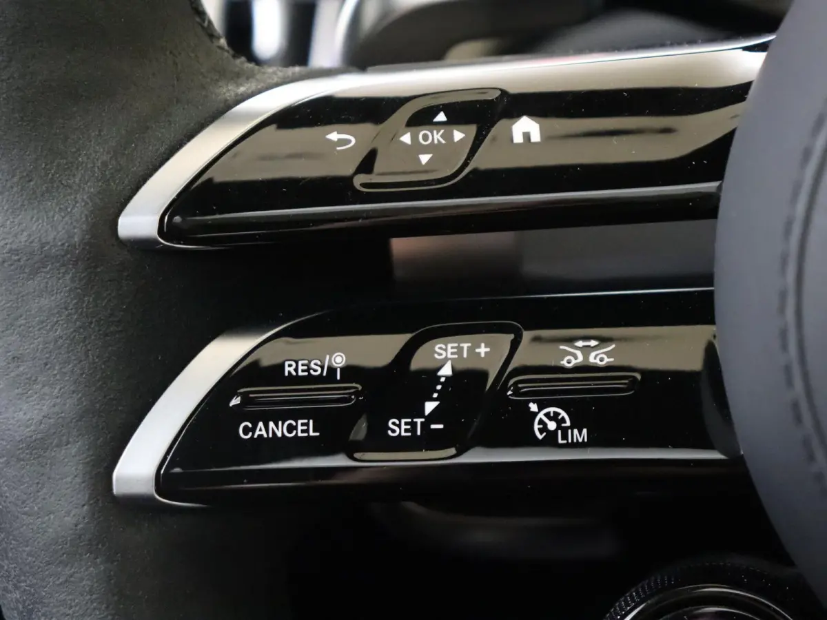 AMG 63 S E Performance /Panoramadak / Burmester 4D/ Rijassistentiepakket /Achterasbesturing /Massage stoelen /