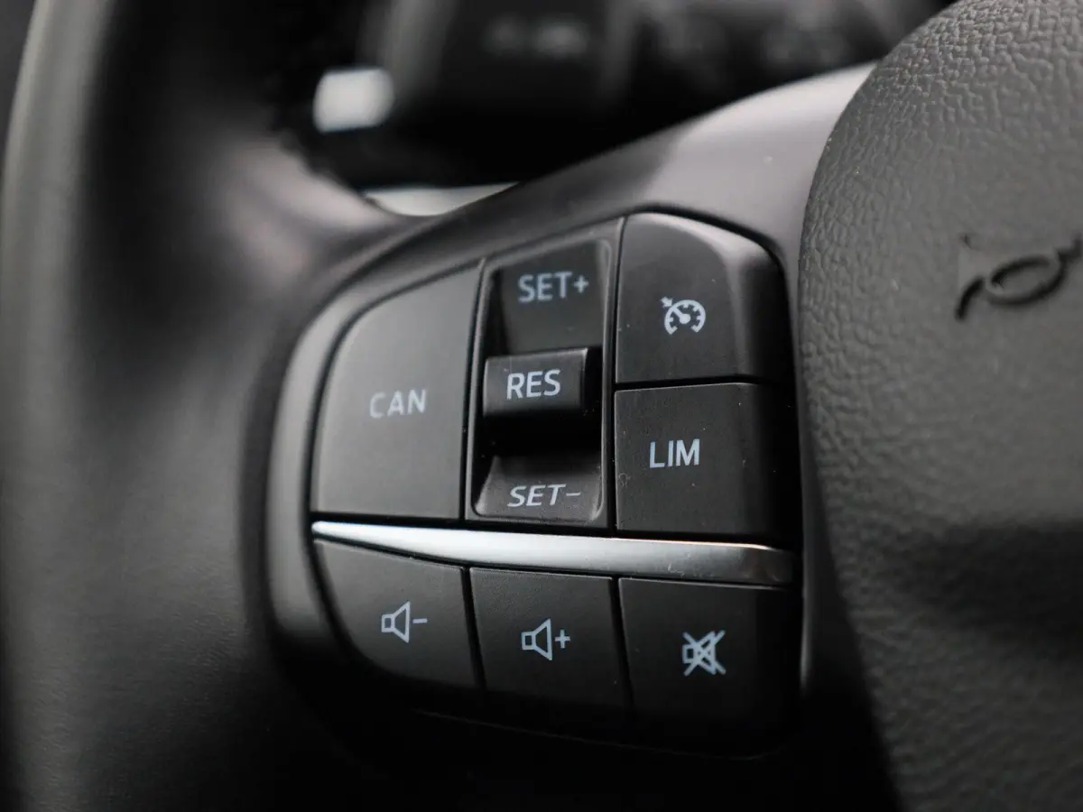 1.0 EcoBoost Hybrid Titanium | Cruise Control | Climate Control | Apple Carplay\ Android Auto | Navigatie|