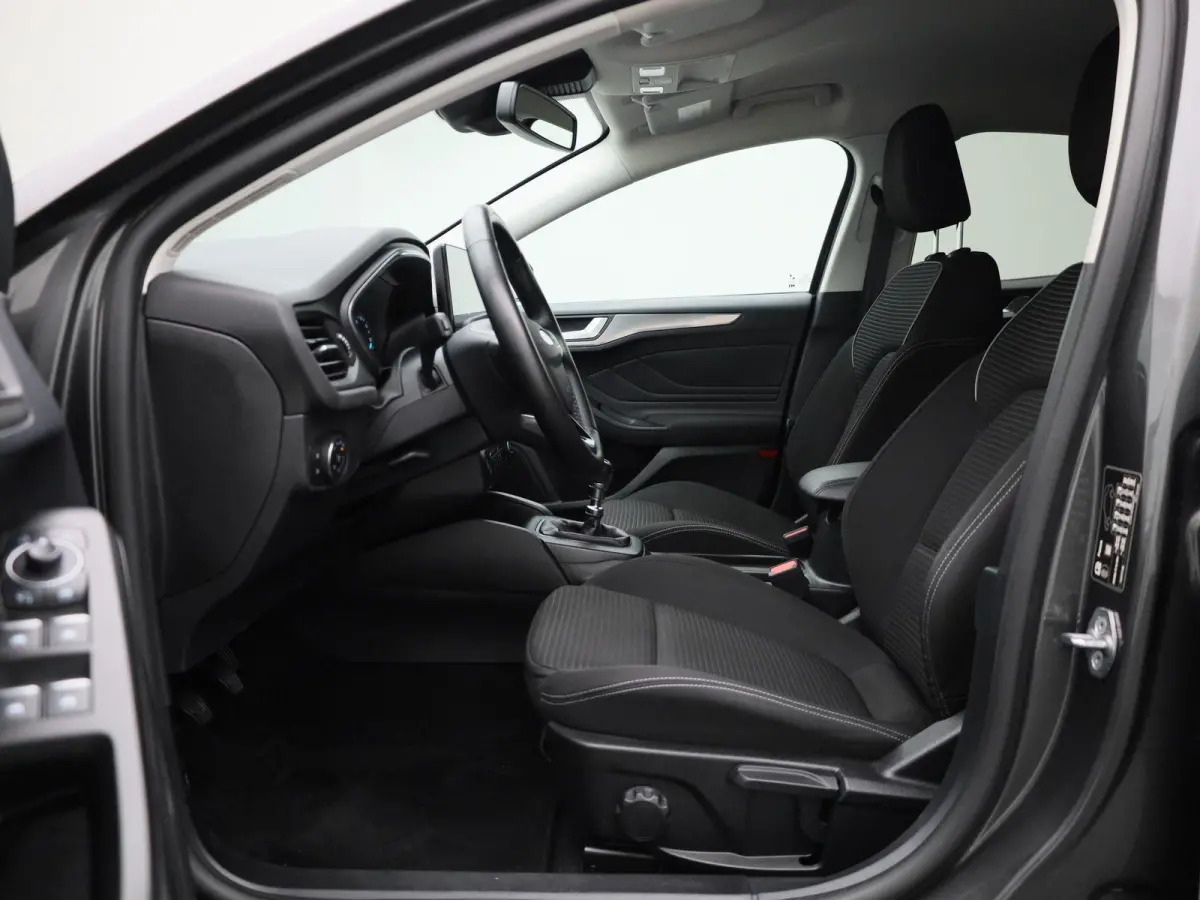 1.0 EcoBoost Hybrid Titanium | Cruise Control | Climate Control | Apple Carplay\ Android Auto | Navigatie|