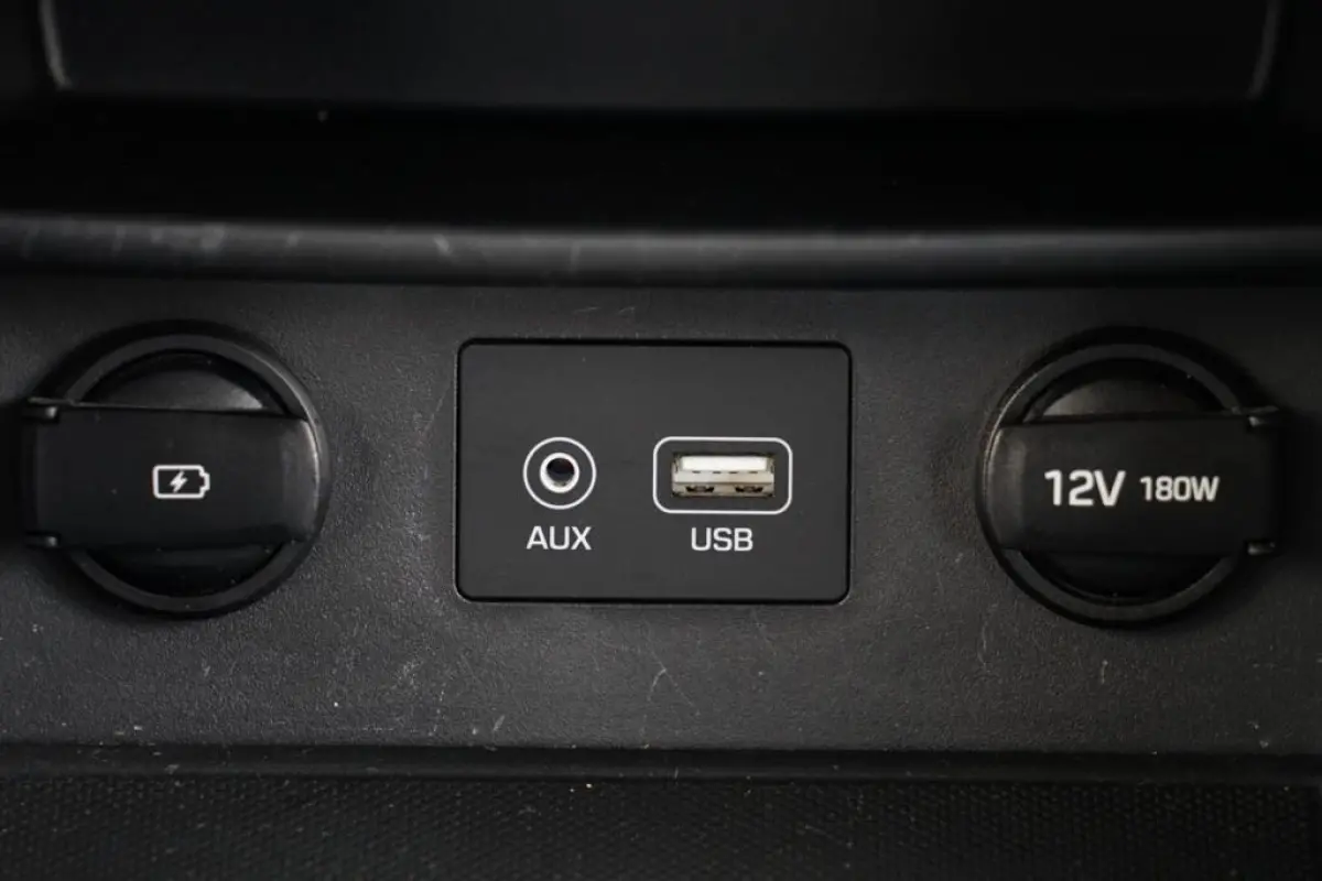 1.0 T-GDI Comfort, CarPlay, cruise, cam. trekh.