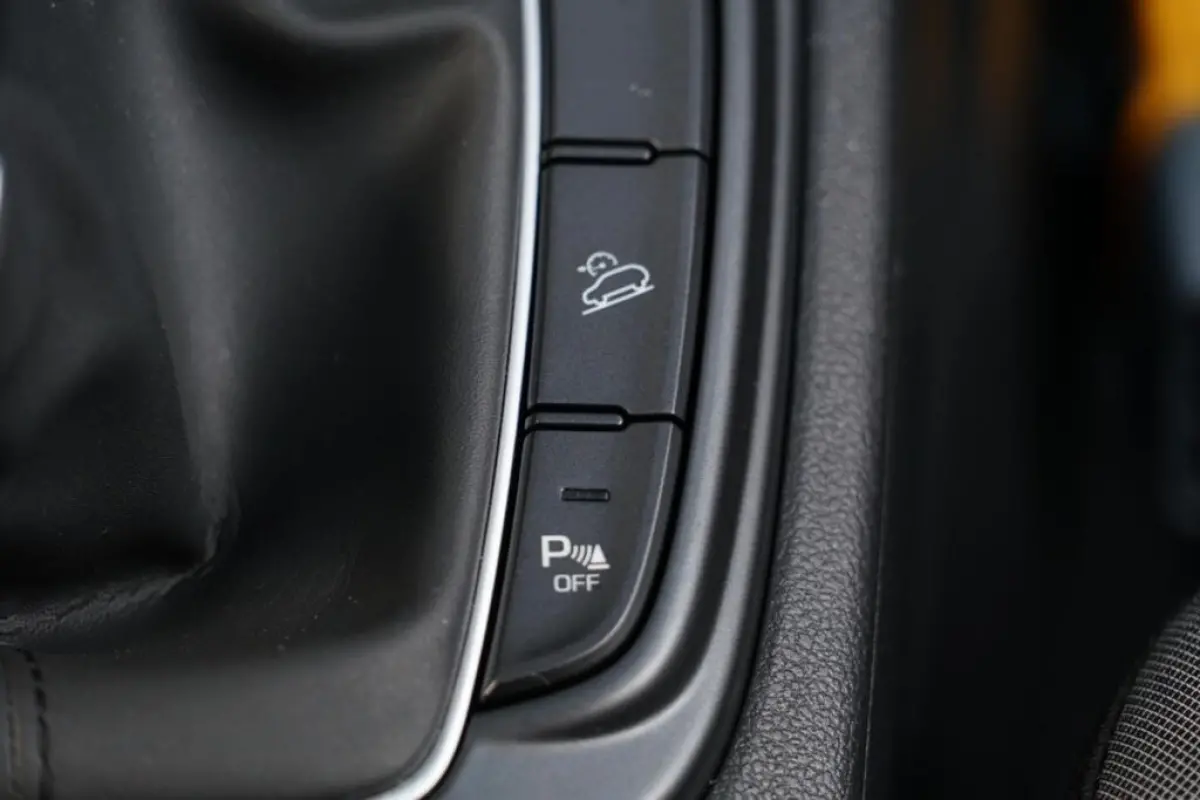 1.0 T-GDI Comfort, CarPlay, cruise, cam. trekh.