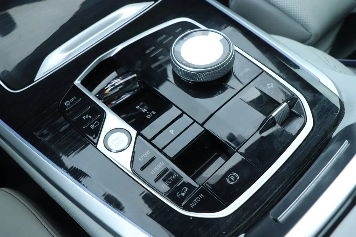 XDrive50e | M-Pakket | MAXTON DESIGN | Pano / Dealer OND / VOL!