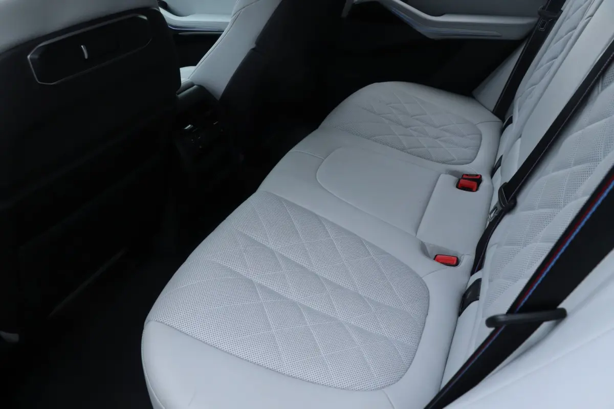 XDrive50e | M-Pakket | MAXTON DESIGN | Pano / Dealer OND / VOL!
