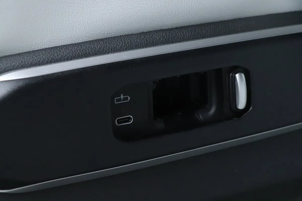 XDrive50e | M-Pakket | MAXTON DESIGN | Pano / Dealer OND / VOL!