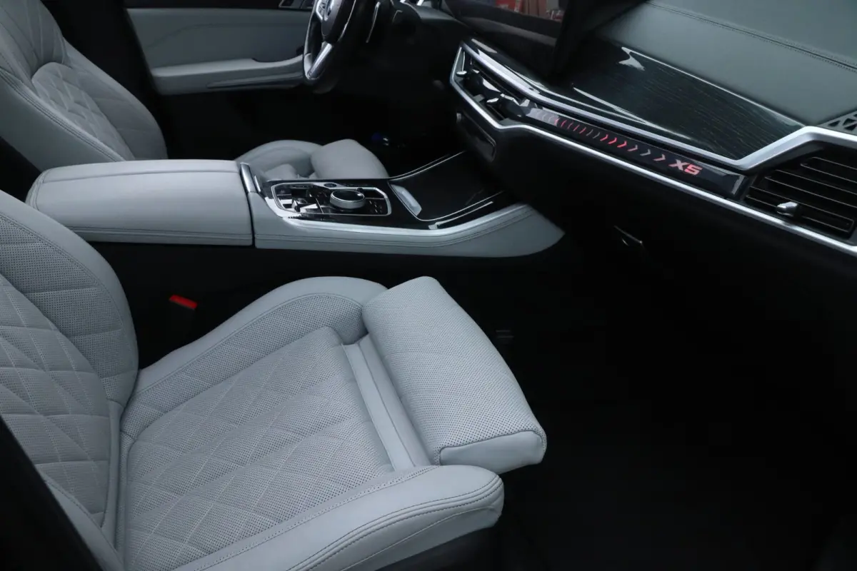 XDrive50e | M-Pakket | MAXTON DESIGN | Pano / Dealer OND / VOL!