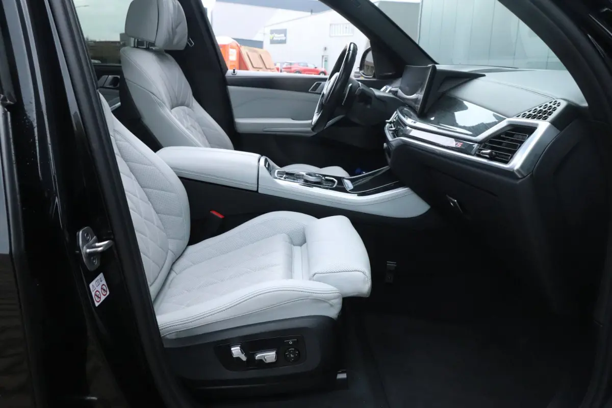 XDrive50e | M-Pakket | MAXTON DESIGN | Pano / Dealer OND / VOL!