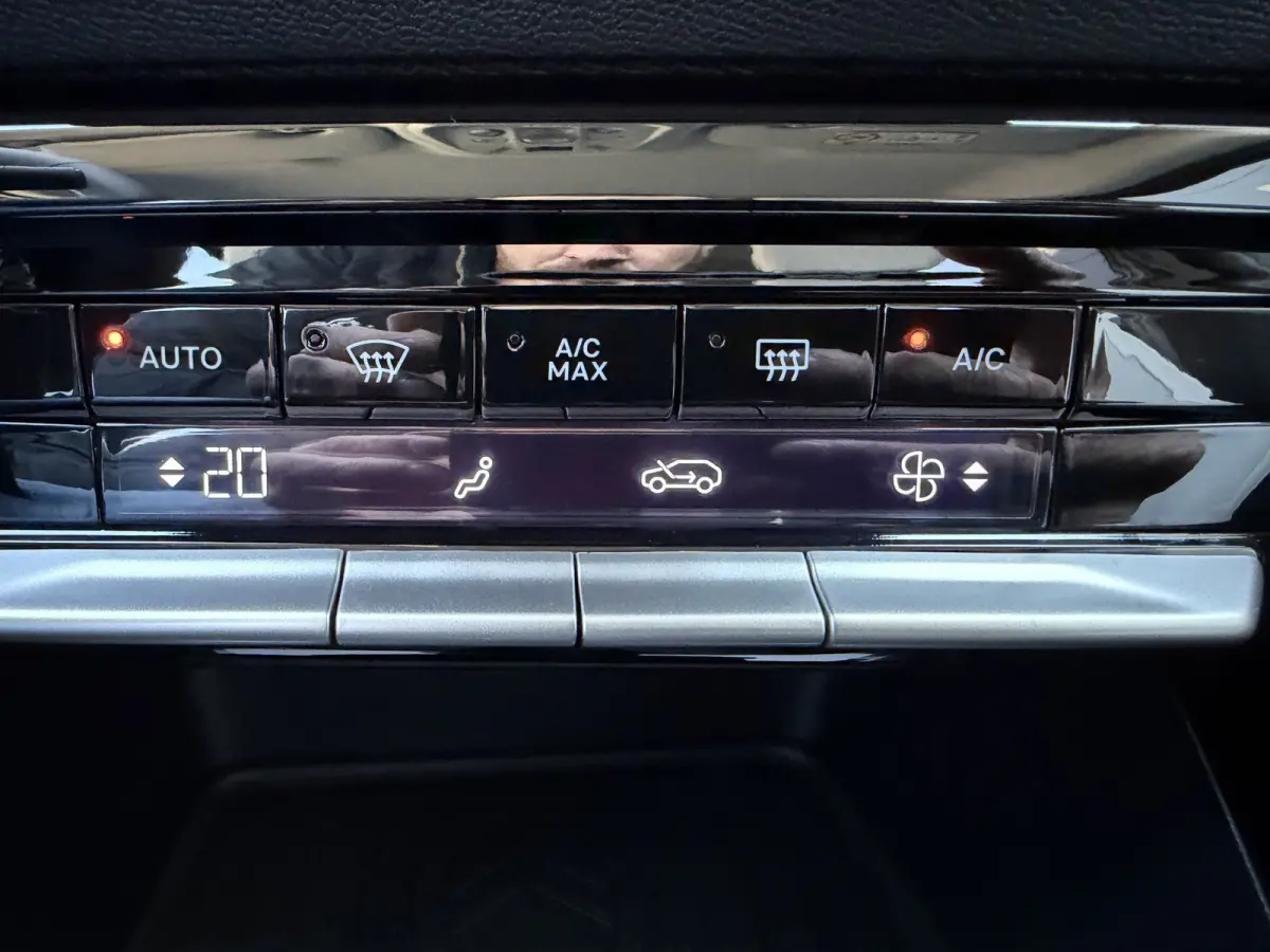 100pk Max (Camera - Automatische Airco - LED - Navigatie - Parkeersensoren)