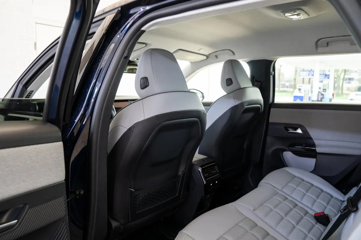 1.2 Hybrid 145 Max | Achterbank verstelbaar | Apple Carplay/Android Auto|telefoonintegratie premium | Buitenspiegels elektrisch inklapbaar