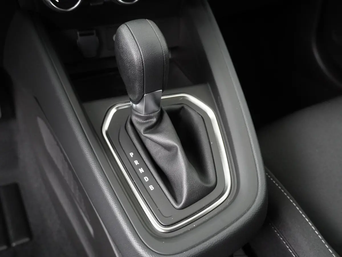 1.6 HEV Intense | € 6.600,- korting!| Automaat | 143 pk | 8 jaar Fabrieksgarantie | Parkeercamera | Apple Carplay & Android