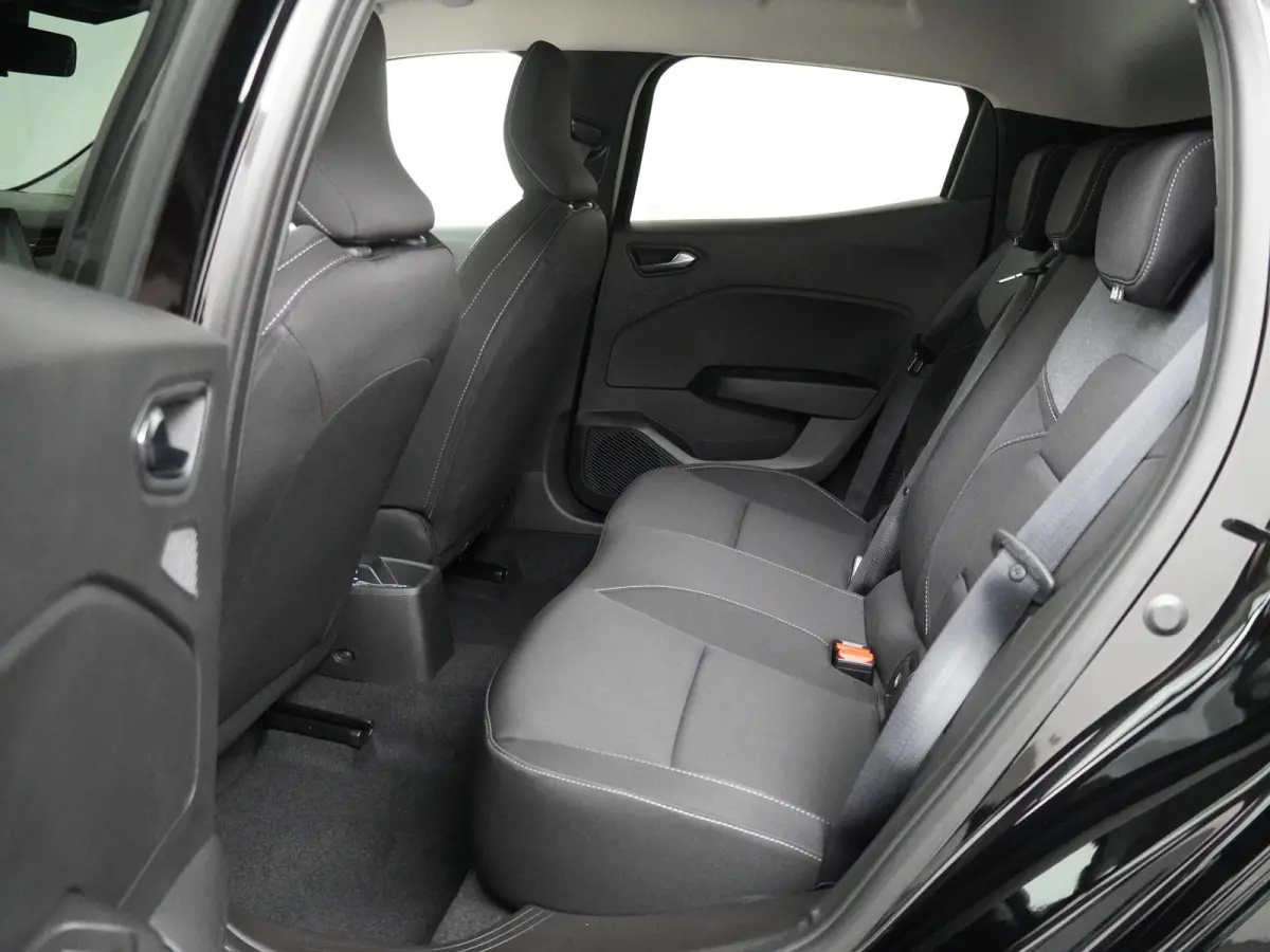 1.6 HEV Intense | € 6.600,- korting!| Automaat | 143 pk | 8 jaar Fabrieksgarantie | Parkeercamera | Apple Carplay & Android