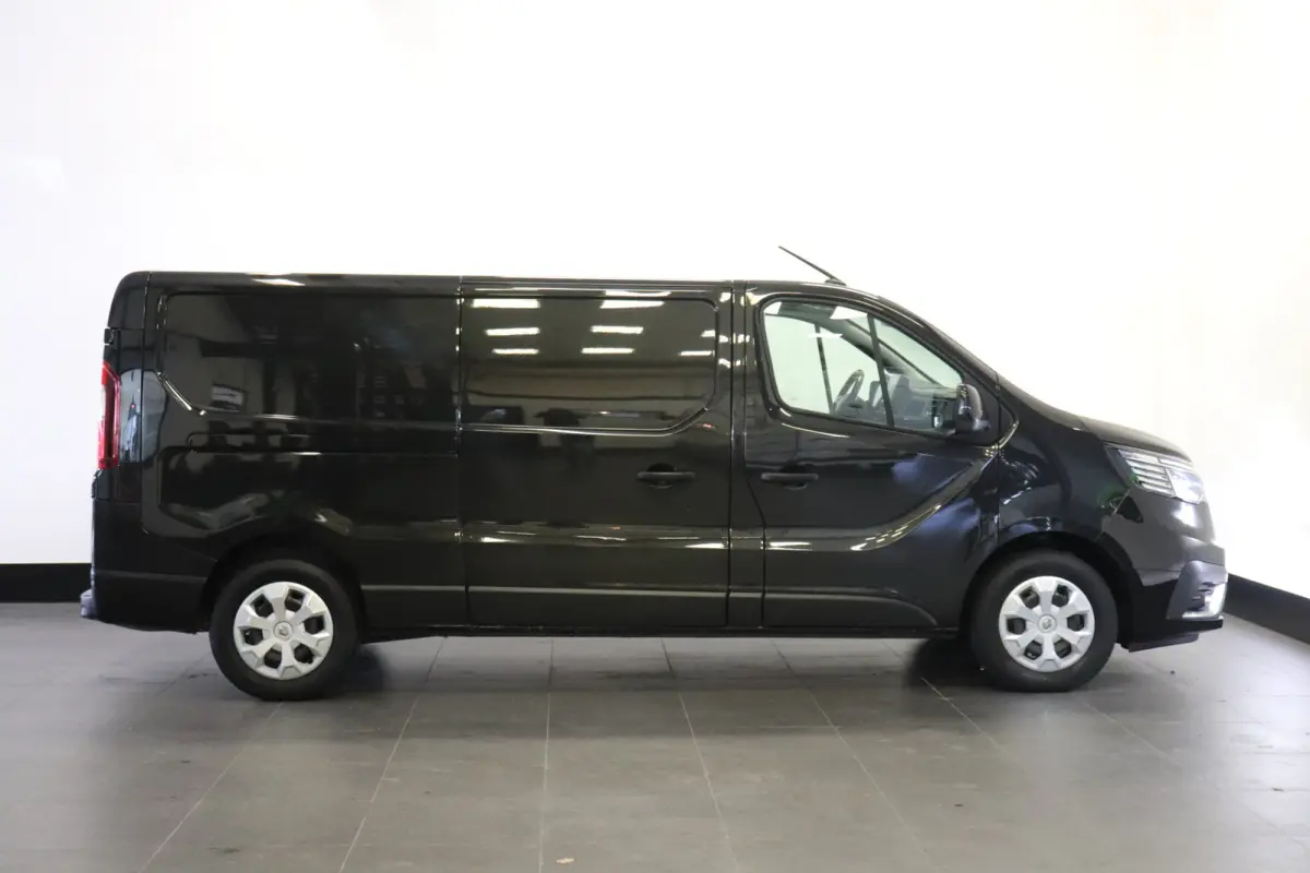 2.0 dCi 150PK Automaat L2 EURO 6 - Airco - Navi - Cruise - € 23.950,- Excl.