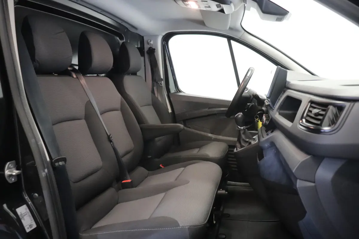 2.0 dCi 150PK Automaat L2 EURO 6 - Airco - Navi - Cruise - € 23.950,- Excl.