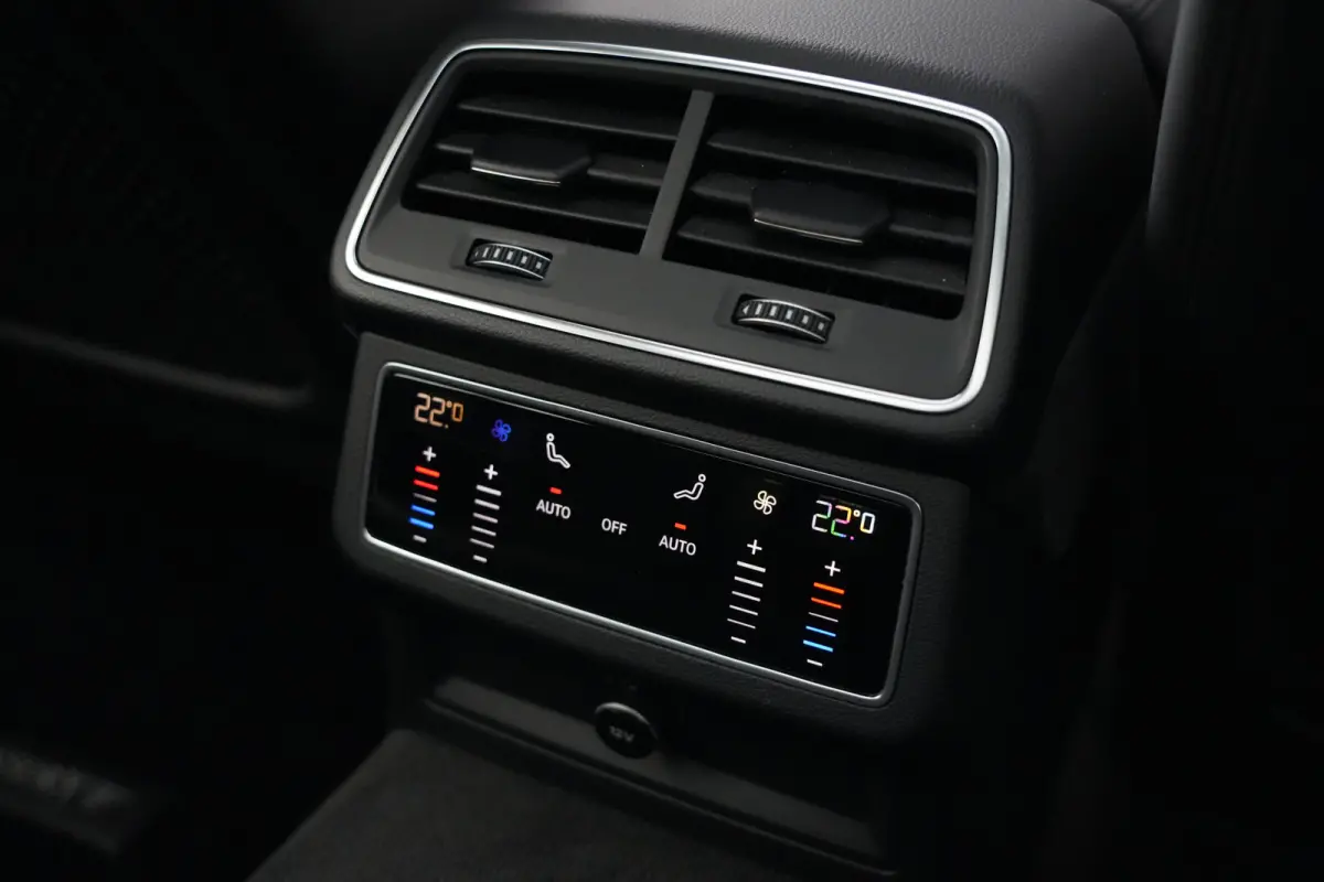 Mansory | 860PK | Pano | HUD | B&O | 360° | Keramisch | Carbon | Audi RS6 Avant 4.0 TFSI quattro Mansory 861 PK Benzine met 4.0 achtcilinder, Dynamic Plus Pack, panoramadak, Head-Up Display