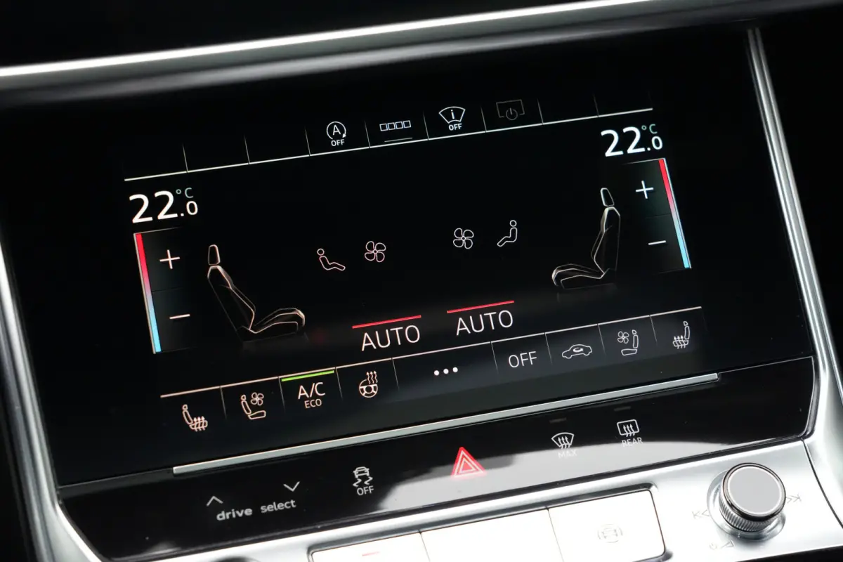 Mansory | 860PK | Pano | HUD | B&O | 360° | Keramisch | Carbon | Audi RS6 Avant 4.0 TFSI quattro Mansory 861 PK Benzine met 4.0 achtcilinder, Dynamic Plus Pack, panoramadak, Head-Up Display