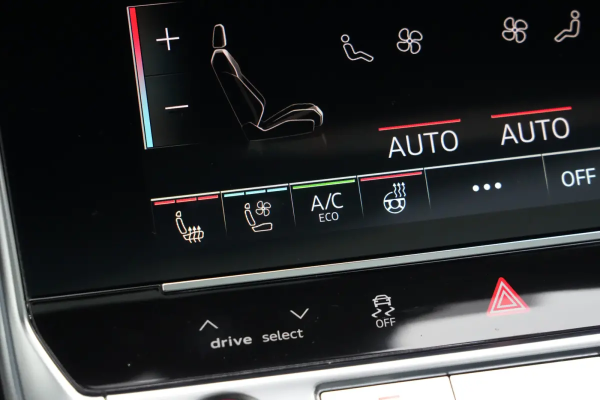 Mansory | 860PK | Pano | HUD | B&O | 360° | Keramisch | Carbon | Audi RS6 Avant 4.0 TFSI quattro Mansory 861 PK Benzine met 4.0 achtcilinder, Dynamic Plus Pack, panoramadak, Head-Up Display