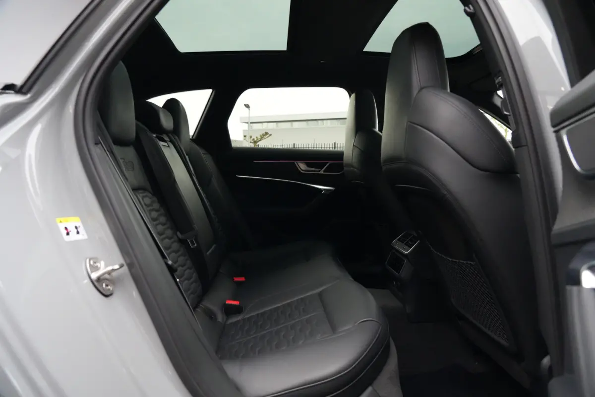 Mansory | 860PK | Pano | HUD | B&O | 360° | Keramisch | Carbon | Audi RS6 Avant 4.0 TFSI quattro Mansory 861 PK Benzine met 4.0 achtcilinder, Dynamic Plus Pack, panoramadak, Head-Up Display