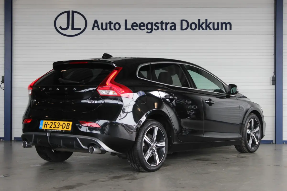 2.0 D3 R-Design Polar+ Trekhaak | Pano | Harman/Kardon | Alcantara | Camera | Keyless | Stoelverw. | 17" LMV | PDC V+A