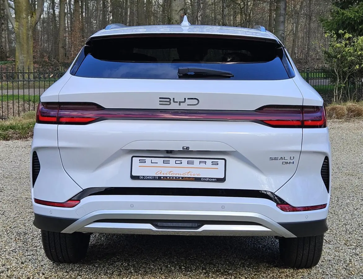 1.5 DM-i FWD Boost  Plug-in Hybrid Two tone