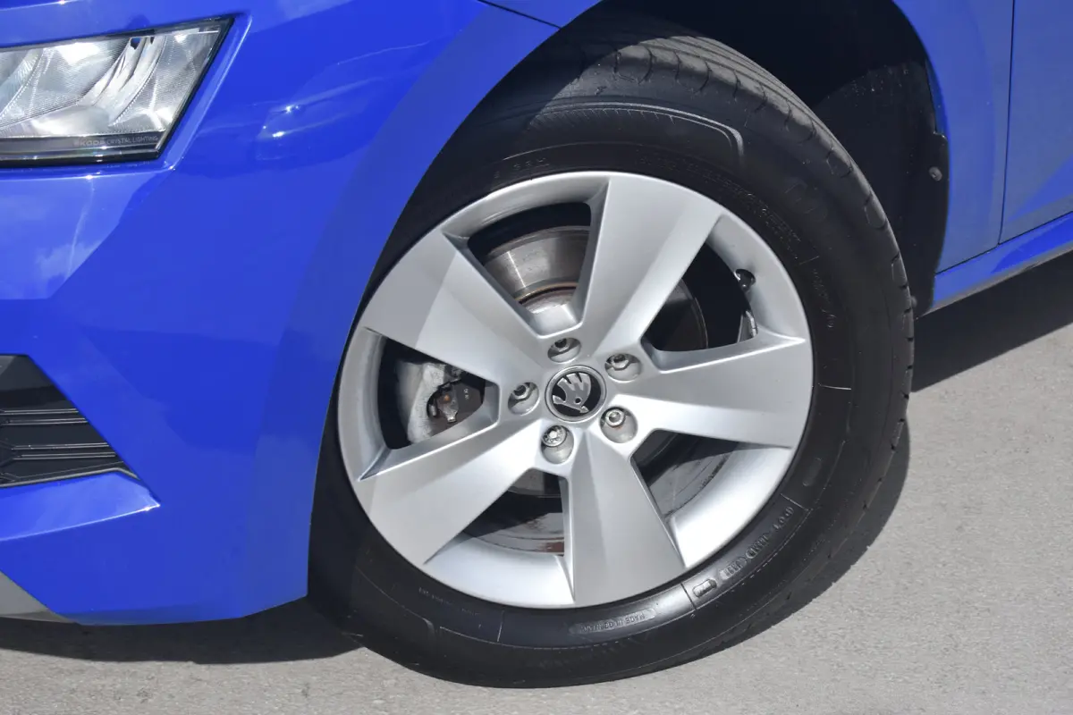 1.0 110PK TSI Ambition | LED verlichting | PDC Achter | 16 inch lichtmetalen velgen | Apple Carplay & Android Auto