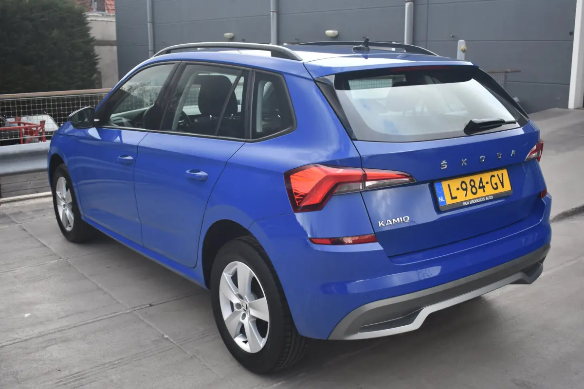 1.0 110PK TSI Ambition | LED verlichting | PDC Achter | 16 inch lichtmetalen velgen | Apple Carplay & Android Auto