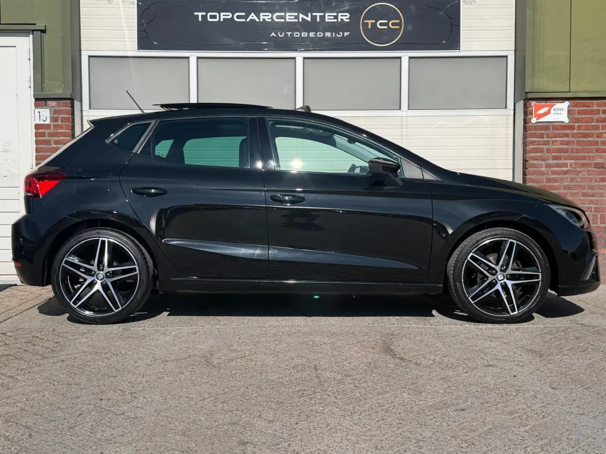 1.0 TSI FR/AUTOM/STOELV/PANO/ACC/CARPLAY/APK
