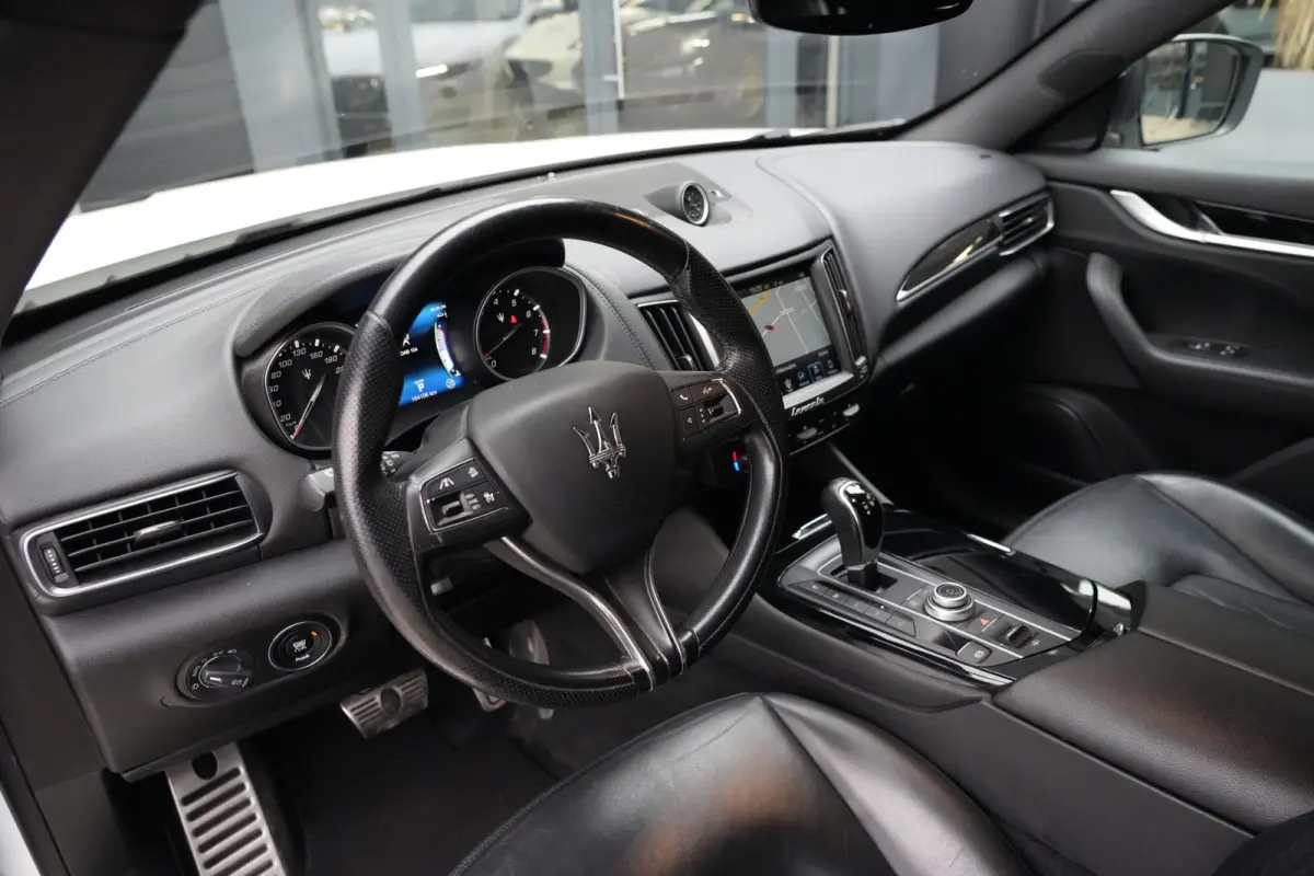 3.0 V6 S AWD GranLusso 430pk Stoelverwarming/Luchtvering/Navigatie