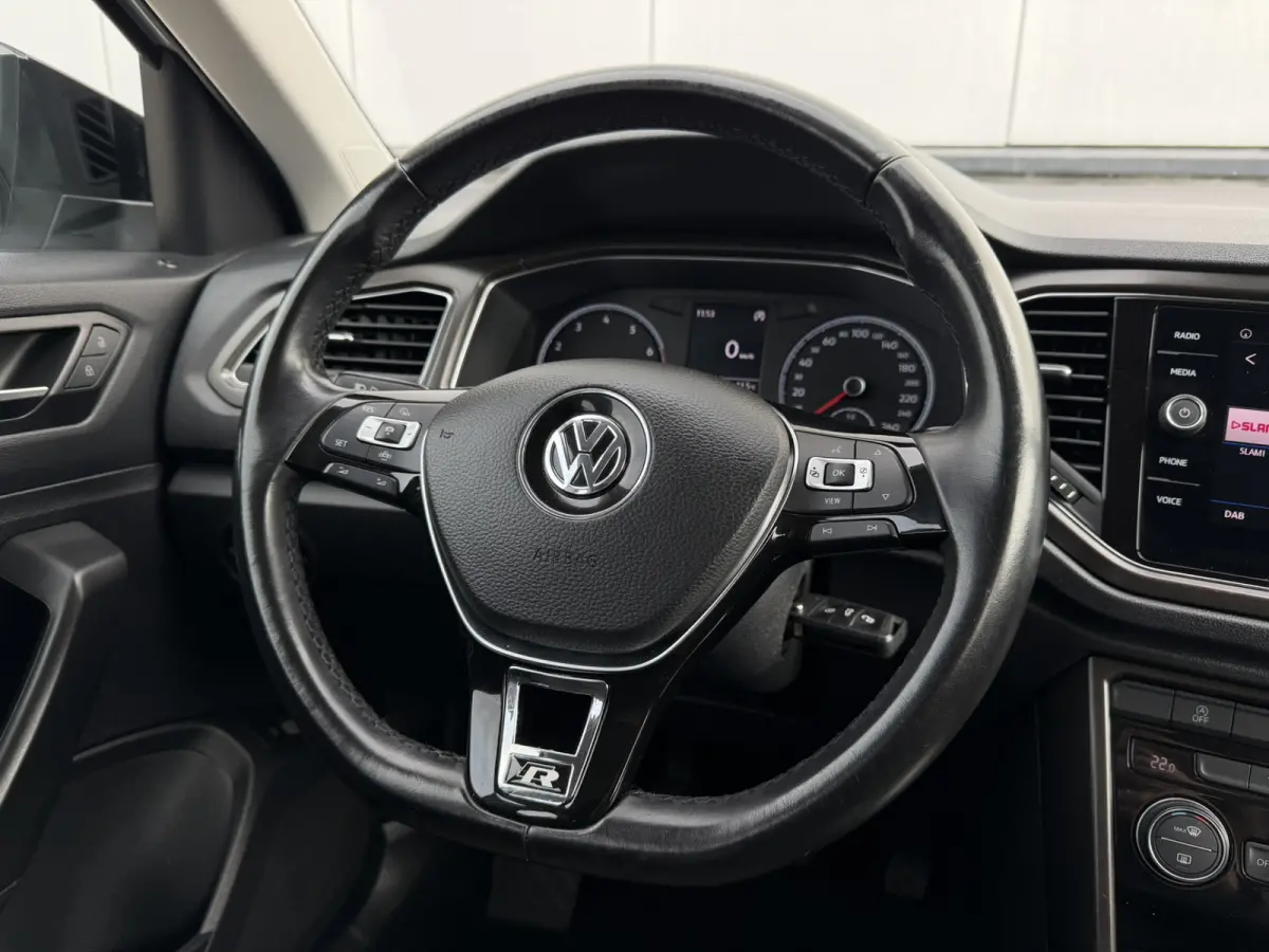 1.0 TSI Style Business | Adaptive Cruise | Climate | Carplay | DAB | Navi