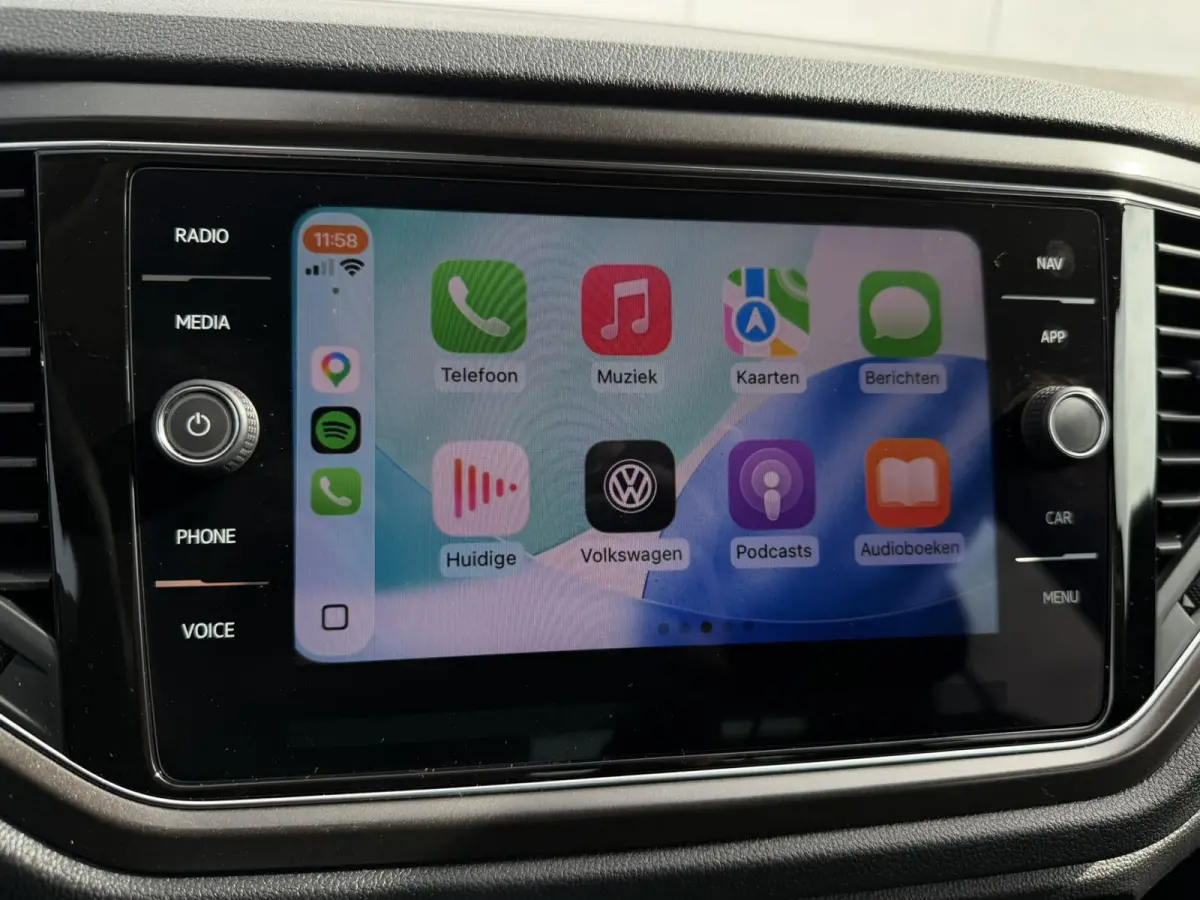 1.0 TSI Style Business | Adaptive Cruise | Climate | Carplay | DAB | Navi