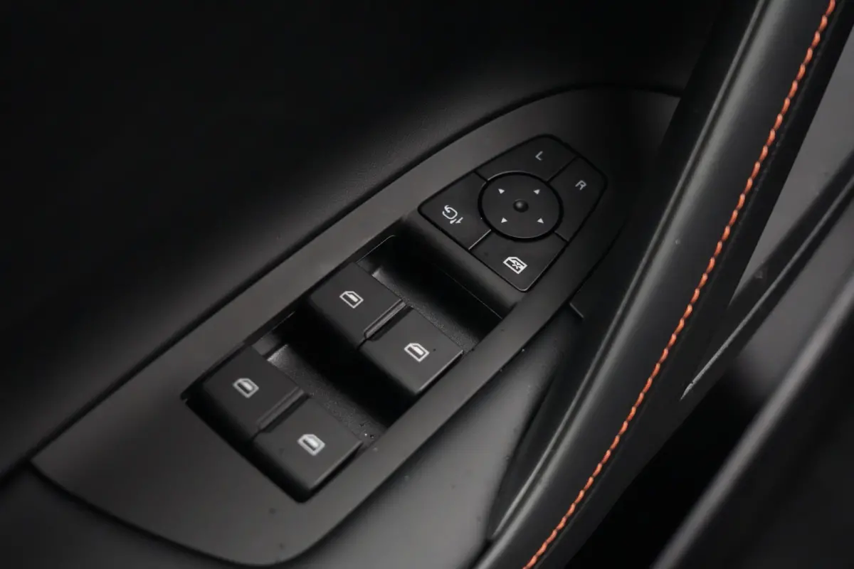 1.5 Plug-in Hybrid Luxury | 272 PK | Navigatie | 360° Camera | Stoelverwarming | Keyless | MG HS PHEV 1.5 Plug-in Hybrid Luxury 272 PK met plug-in hybride aandrijving, lederen bekleding, na