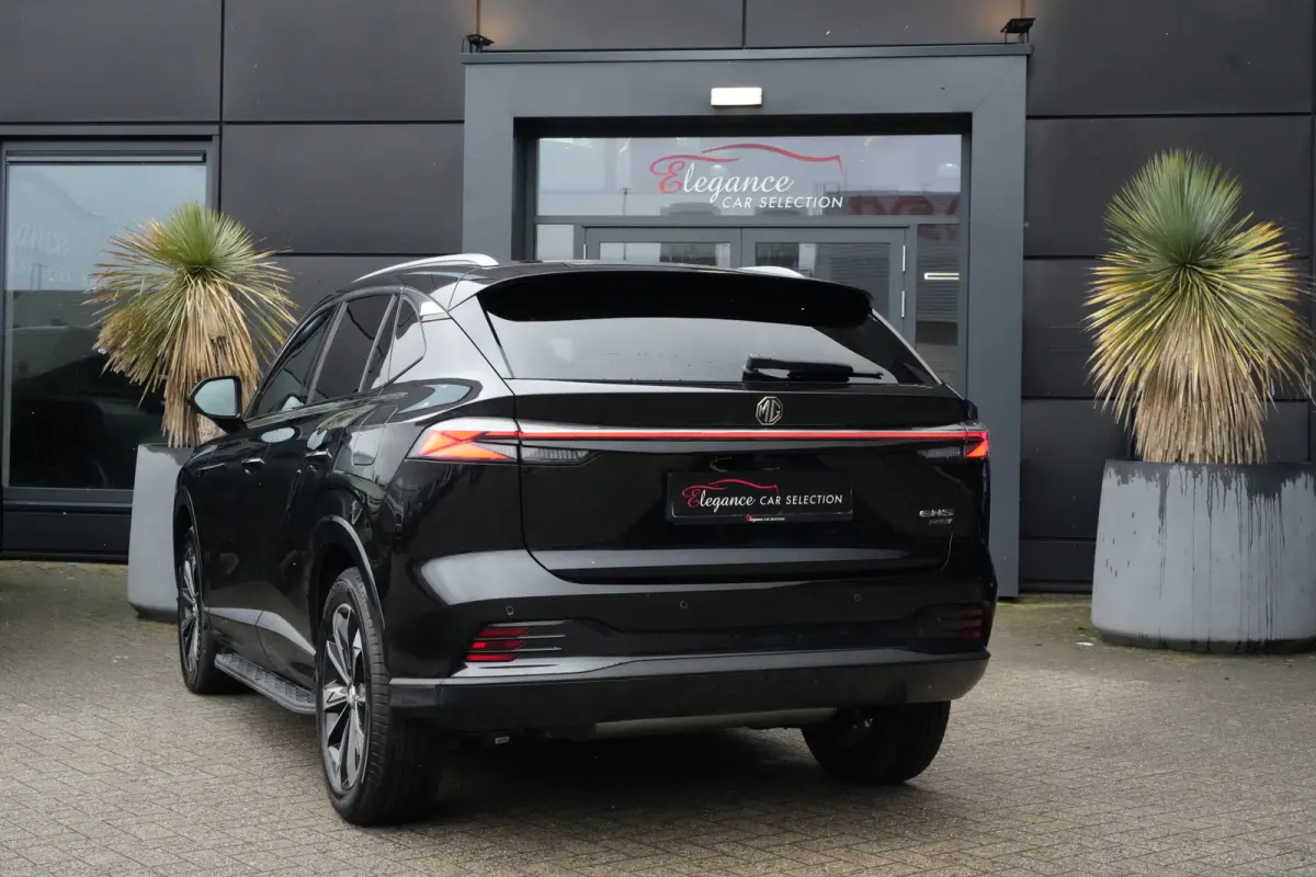 1.5 Plug-in Hybrid Luxury | 272 PK | Navigatie | 360° Camera | Stoelverwarming | Keyless | MG HS PHEV 1.5 Plug-in Hybrid Luxury 272 PK met plug-in hybride aandrijving, lederen bekleding, na