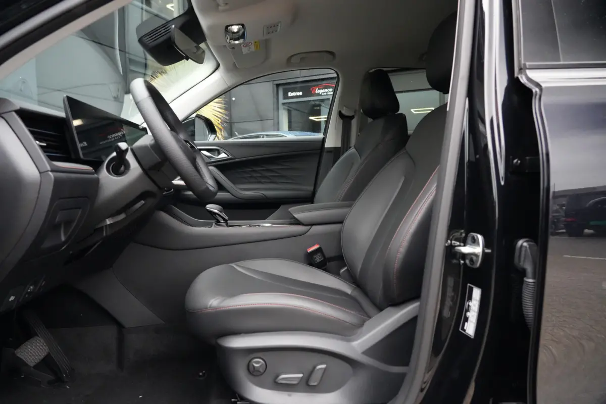 1.5 Plug-in Hybrid Luxury | 272 PK | Navigatie | 360° Camera | Stoelverwarming | Keyless | MG HS PHEV 1.5 Plug-in Hybrid Luxury 272 PK met plug-in hybride aandrijving, lederen bekleding, na