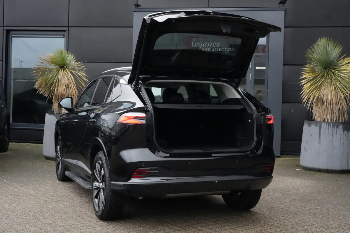 1.5 Plug-in Hybrid Luxury | 272 PK | Navigatie | 360° Camera | Stoelverwarming | Keyless | MG HS PHEV 1.5 Plug-in Hybrid Luxury 272 PK met plug-in hybride aandrijving, lederen bekleding, na