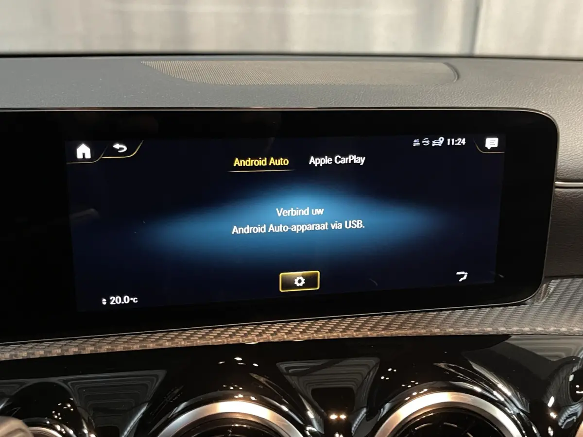 250 e 17"/Dodehoek/Camera/PDC v+a/Apple Carplay & Android Auto/DAB/Navigatie/Climate