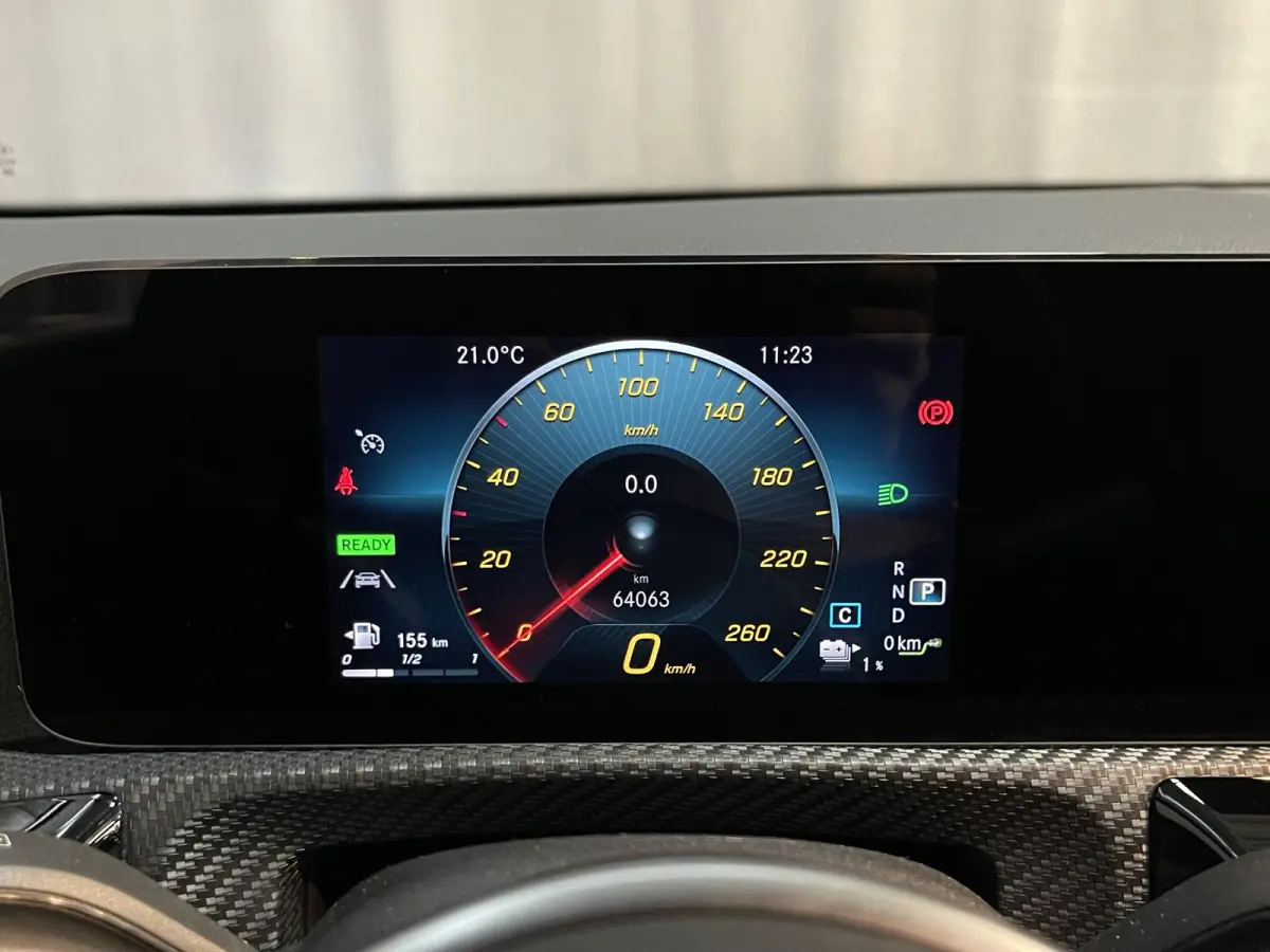 250 e 17"/Dodehoek/Camera/PDC v+a/Apple Carplay & Android Auto/DAB/Navigatie/Climate