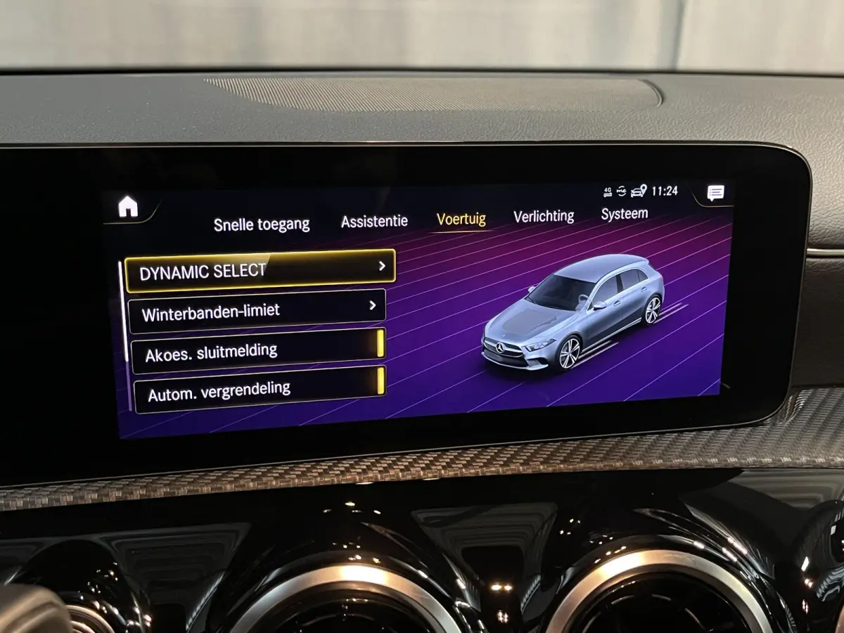 250 e 17"/Dodehoek/Camera/PDC v+a/Apple Carplay & Android Auto/DAB/Navigatie/Climate