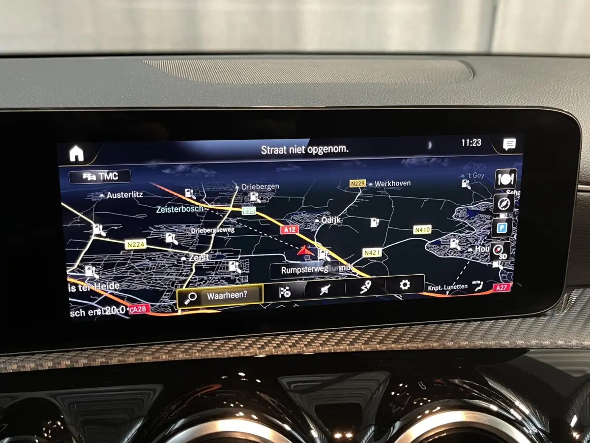 250 e 17"/Dodehoek/Camera/PDC v+a/Apple Carplay & Android Auto/DAB/Navigatie/Climate