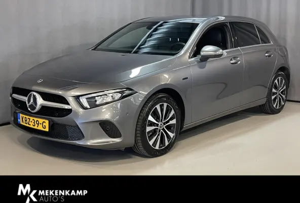 250 e 17"/Dodehoek/Camera/PDC v+a/Apple Carplay & Android Auto/DAB/Navigatie/Climate