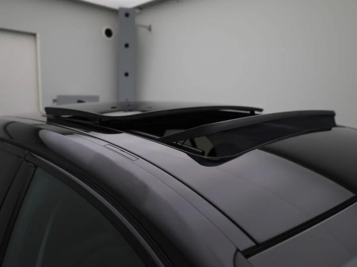 Hatch 118i Automaat | Panoramadak | Leder | Camera | Harman Kardon | Navigatie